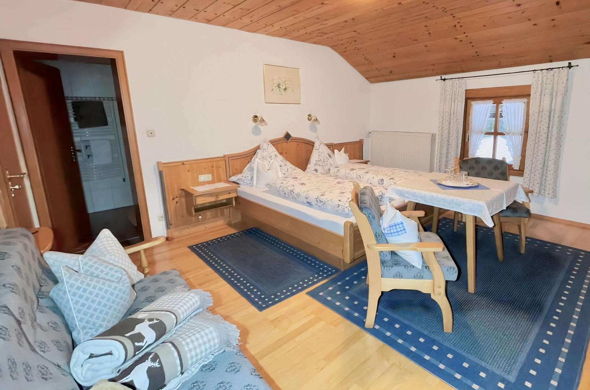 Gaestehaus Herbstbauernhof Siegsdorf Ngoại thất bức ảnh