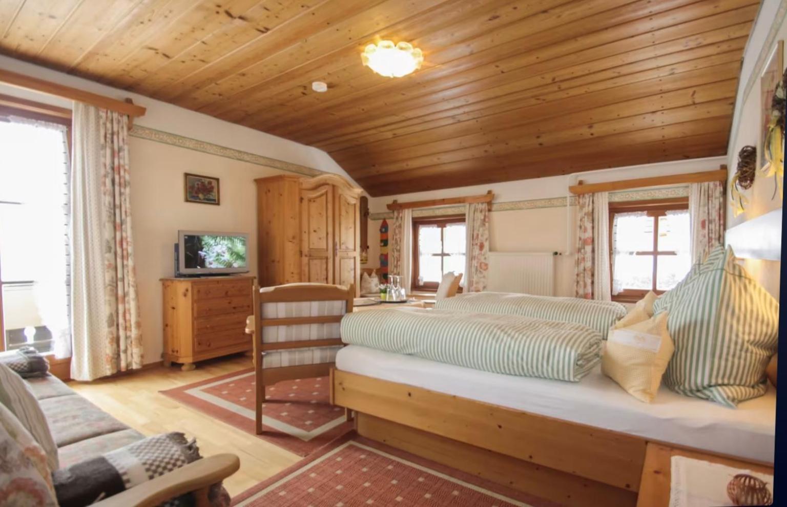 Gaestehaus Herbstbauernhof Siegsdorf Ngoại thất bức ảnh